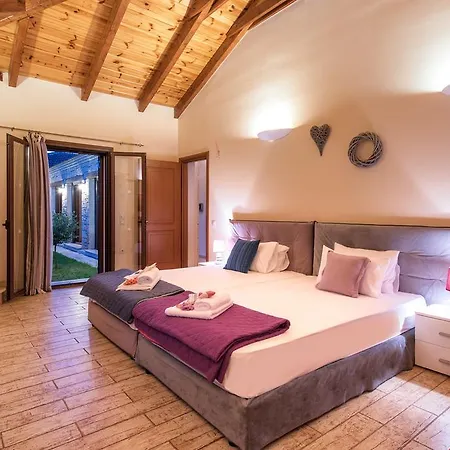 Astarte - Kyveli Luxurious Private Gaitani