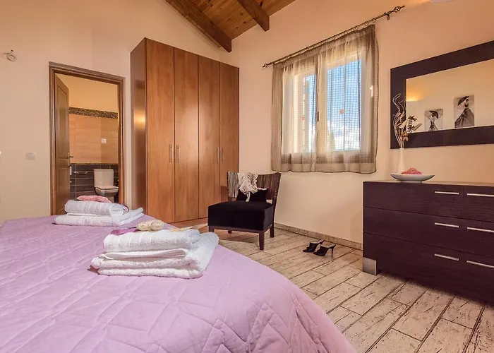 Astarte - Kyveli Luxurious Private * Gaitani