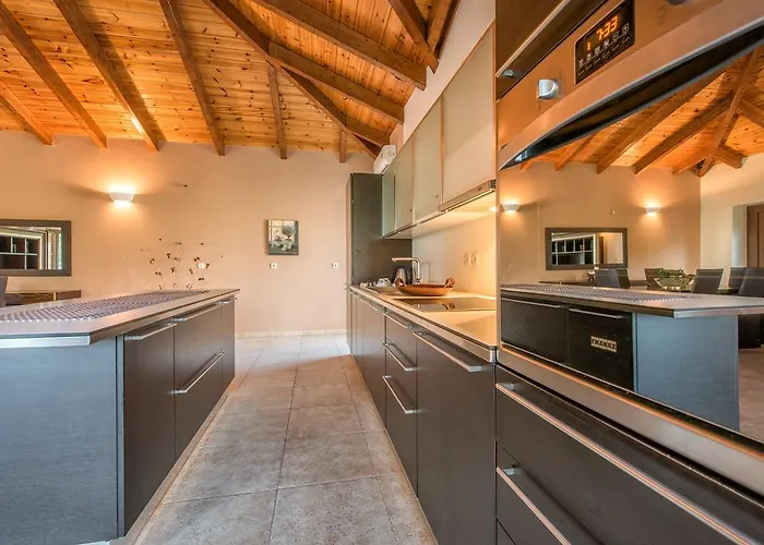 Astarte - Kyveli Luxurious Private